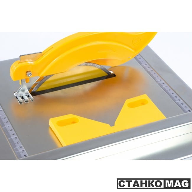 Denzel Плиткорез электрический TCD 180 C-1 (600 Вт, диск 180х2,2x22.2)